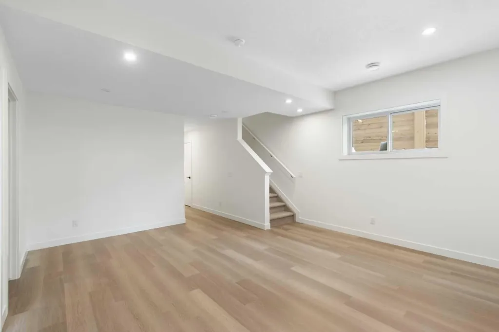 2235 81st Street SW Calgary AB T3H 6M4