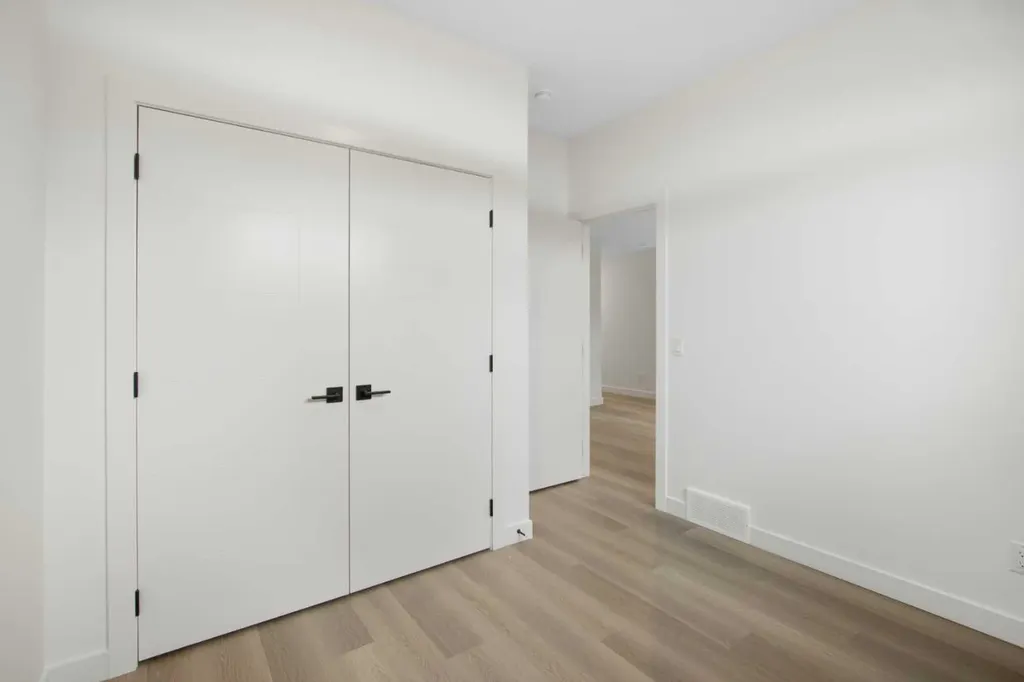 2235 81st Street SW Calgary AB T3H 6M4