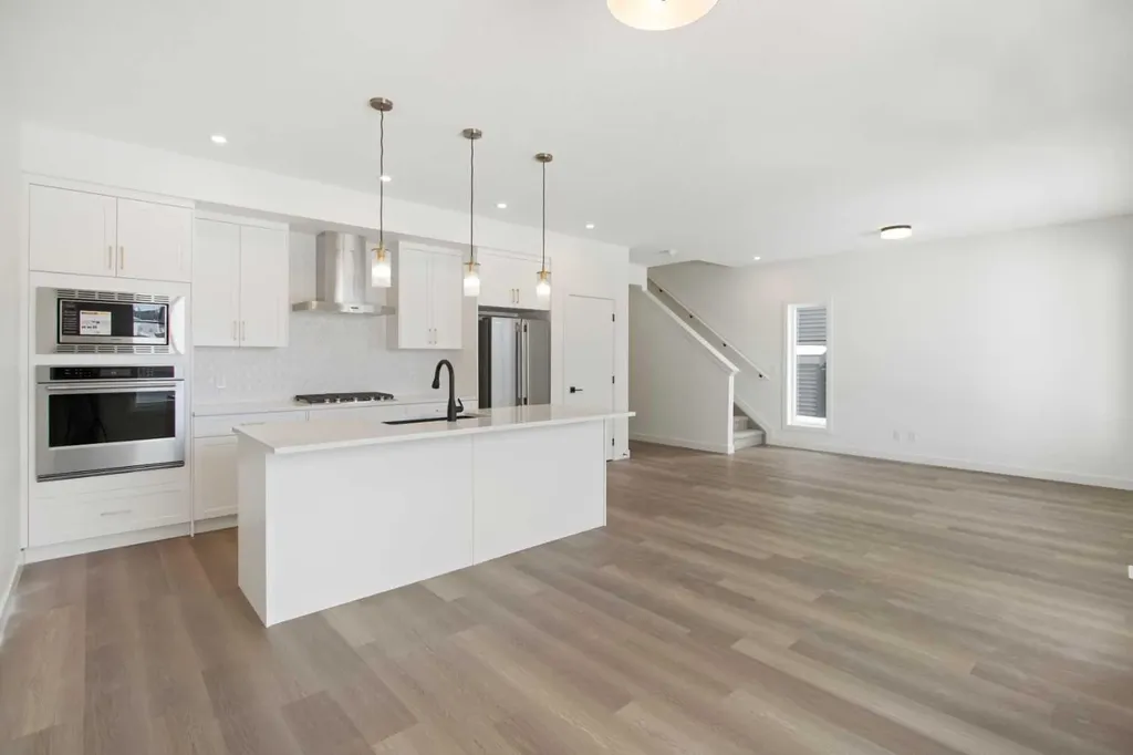 2235 81st Street SW Calgary AB T3H 6M4