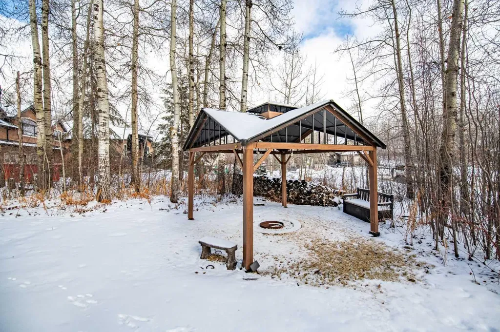 295 Jarvis Glen Close Jarvis Bay AB T4S 1R8