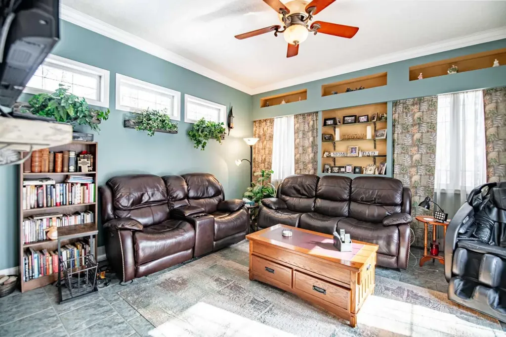 295 Jarvis Glen Close Jarvis Bay AB T4S 1R8