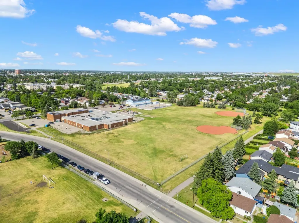 2640 Dovely Court SE Calgary AB T2B3G6