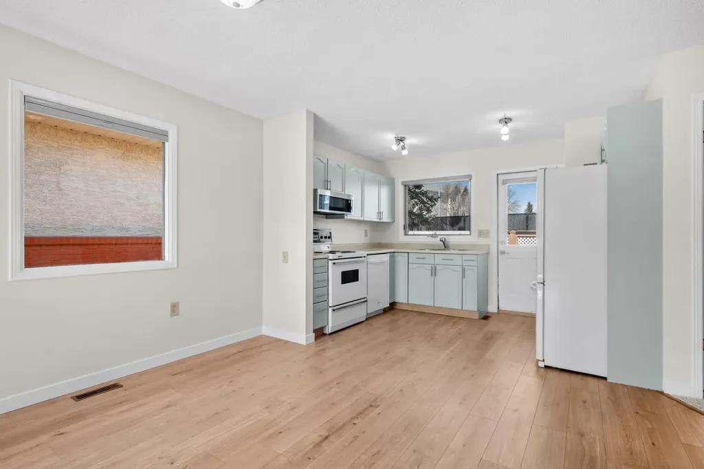 2640 Dovely Court SE Calgary AB T2B3G6