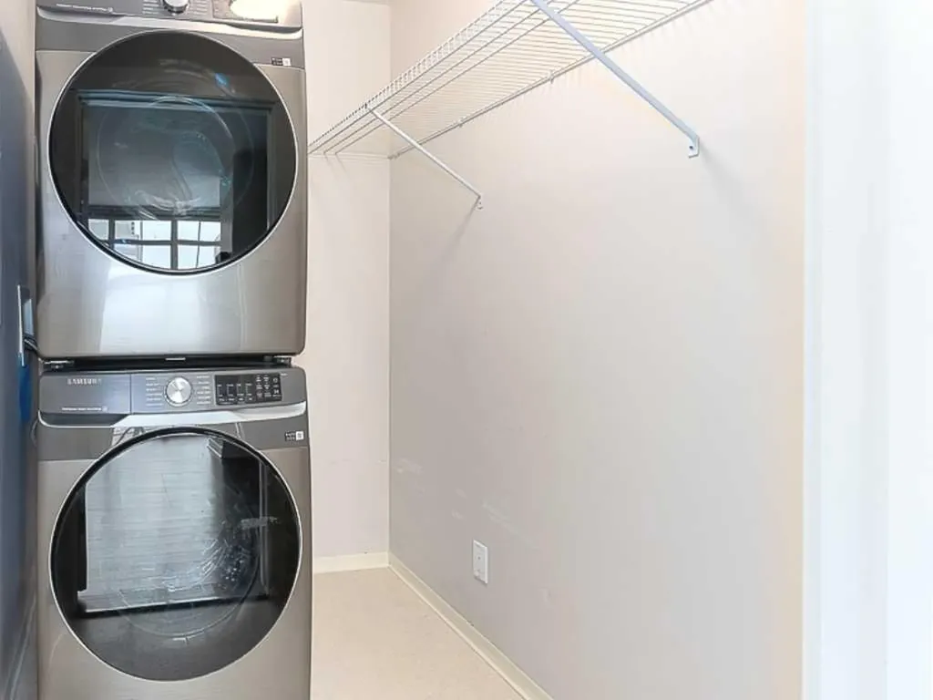 788 12 Avenue SW Calgary AB T2R 0H1