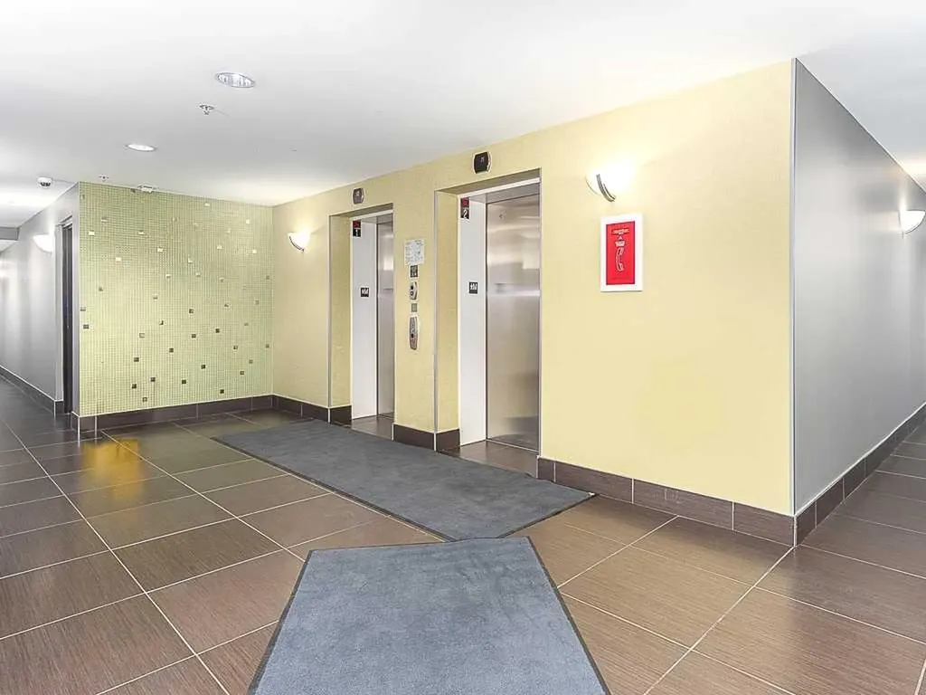 788 12 Avenue SW Calgary AB T2R 0H1