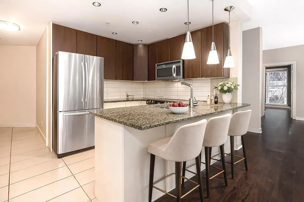 788 12 Avenue SW Calgary AB T2R 0H1