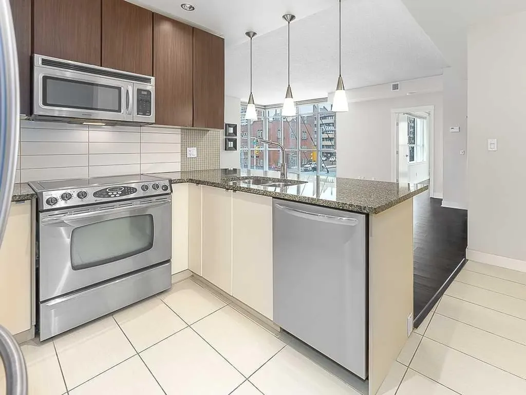 788 12 Avenue SW Calgary AB T2R 0H1