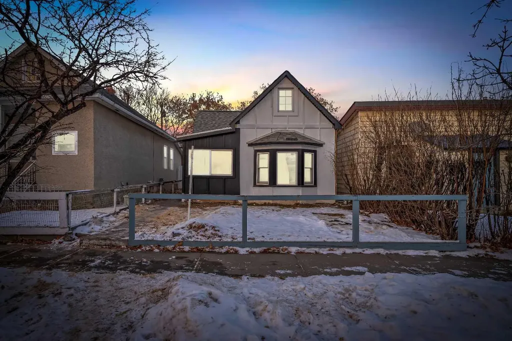 1022 18 Avenue Calgary AB T2G 1L6