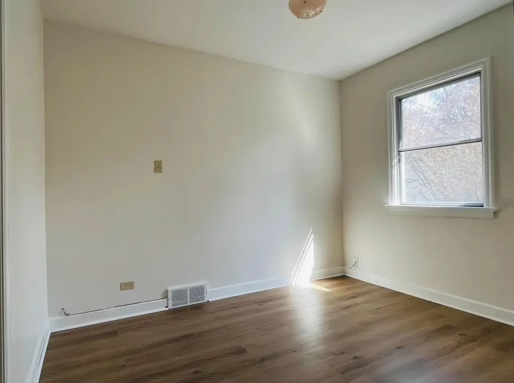 428 32 Avenue NW Calgary AB T2M 2P9