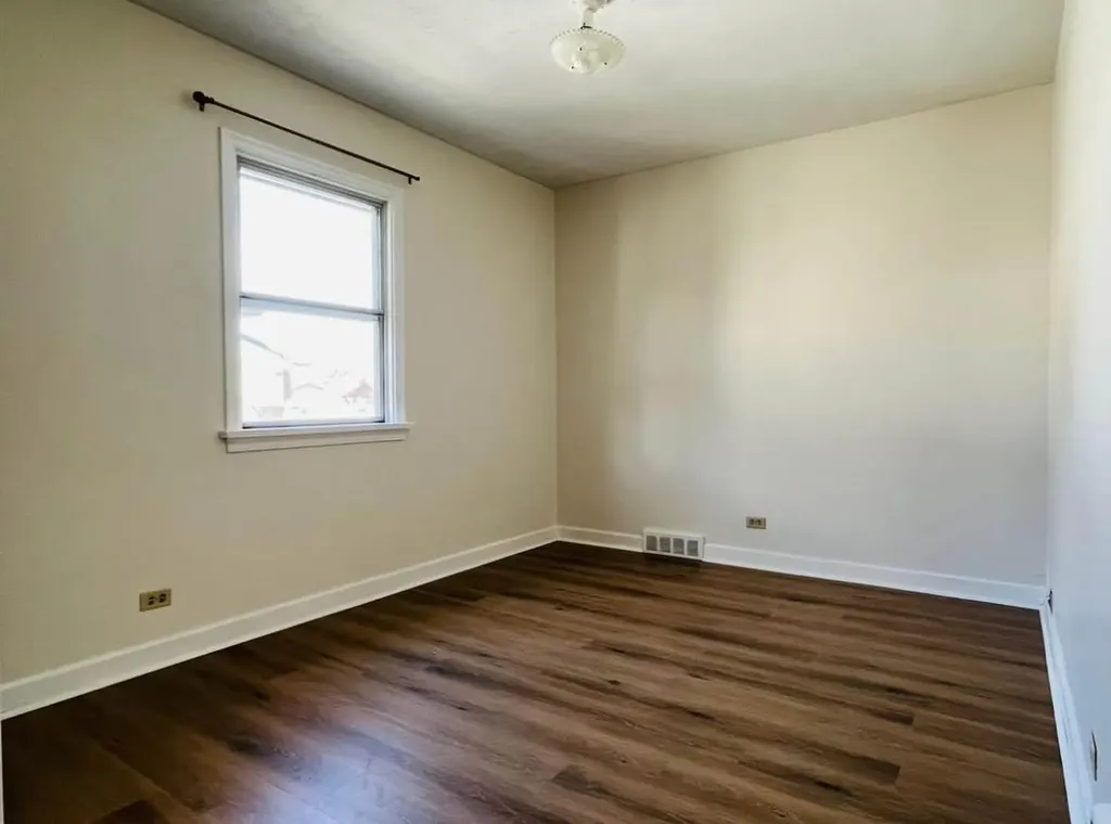 428 32 Avenue NW Calgary AB T2M 2P9