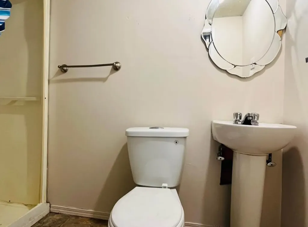 428 32 Avenue NW Calgary AB T2M 2P9