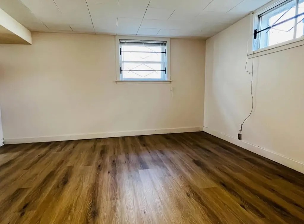 428 32 Avenue NW Calgary AB T2M 2P9