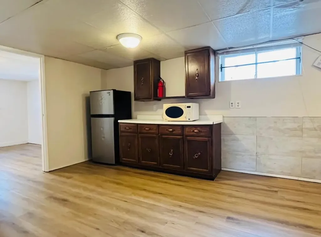 428 32 Avenue NW Calgary AB T2M 2P9