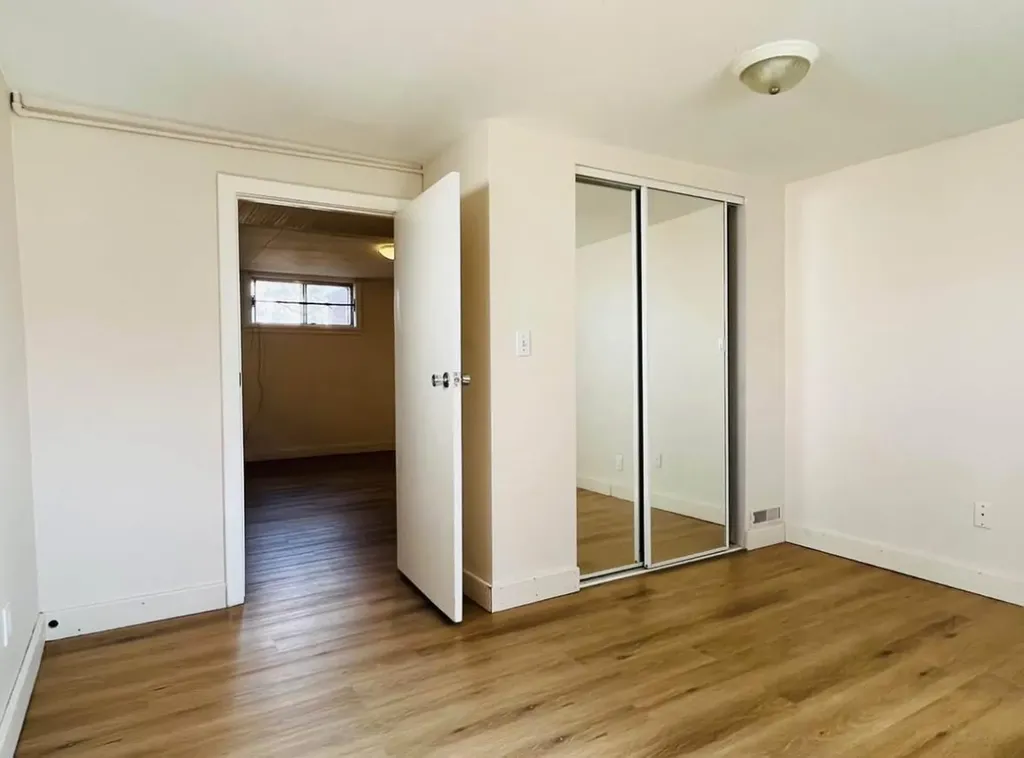 428 32 Avenue NW Calgary AB T2M 2P9