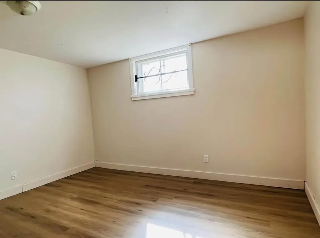 428 32 Avenue NW Calgary AB T2M 2P9