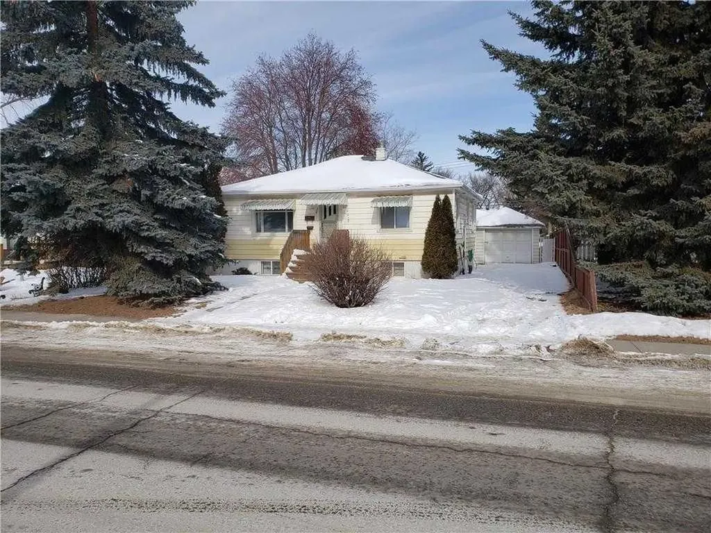 428 32 Avenue NW Calgary AB T2M 2P9