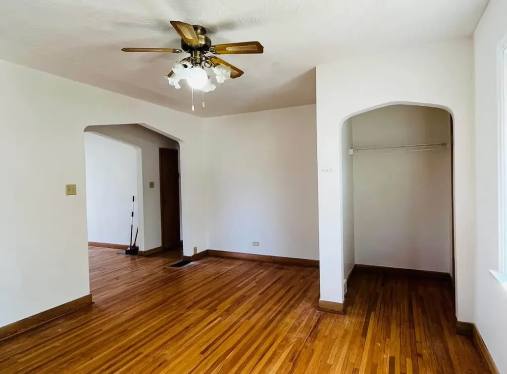 428 32 Avenue NW Calgary AB T2M 2P9