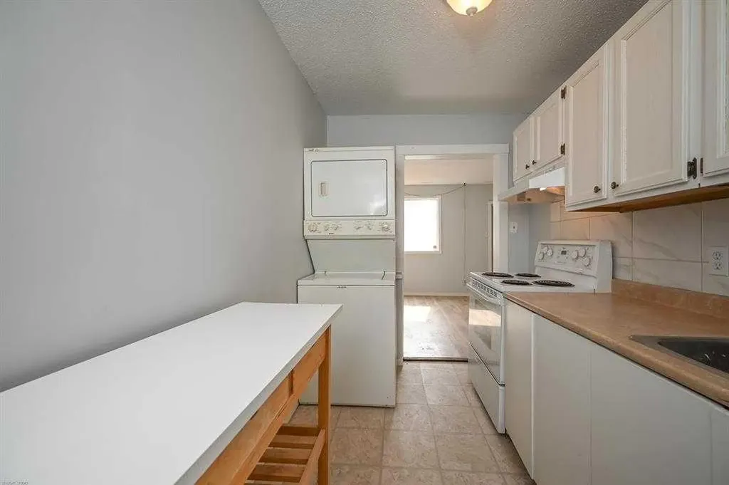 1024 18 Avenue SE Calgary AB T2J 1L6