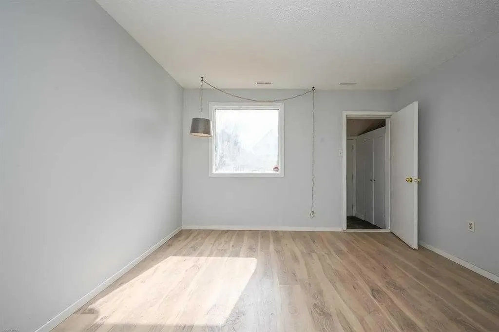 1024 18 Avenue SE Calgary AB T2J 1L6
