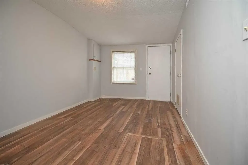 1024 18 Avenue SE Calgary AB T2J 1L6