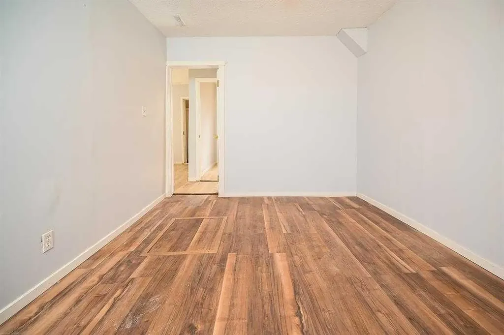 1024 18 Avenue SE Calgary AB T2J 1L6