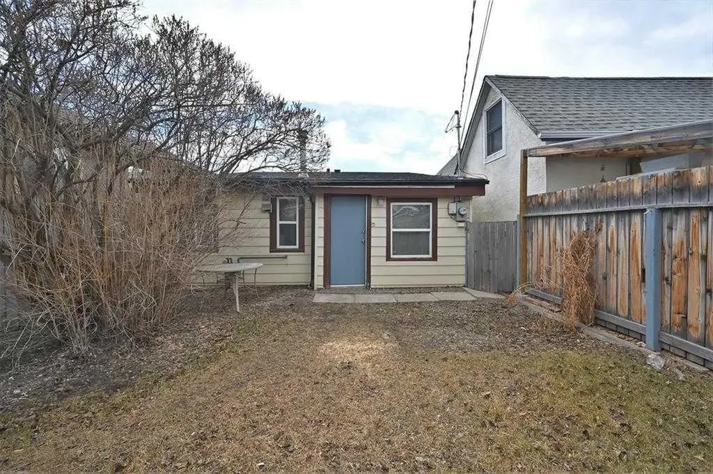 1024 18 Avenue SE Calgary AB T2J 1L6