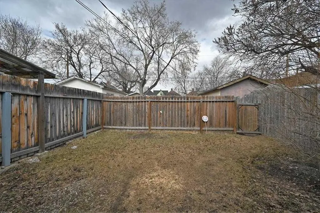 1024 18 Avenue SE Calgary AB T2J 1L6