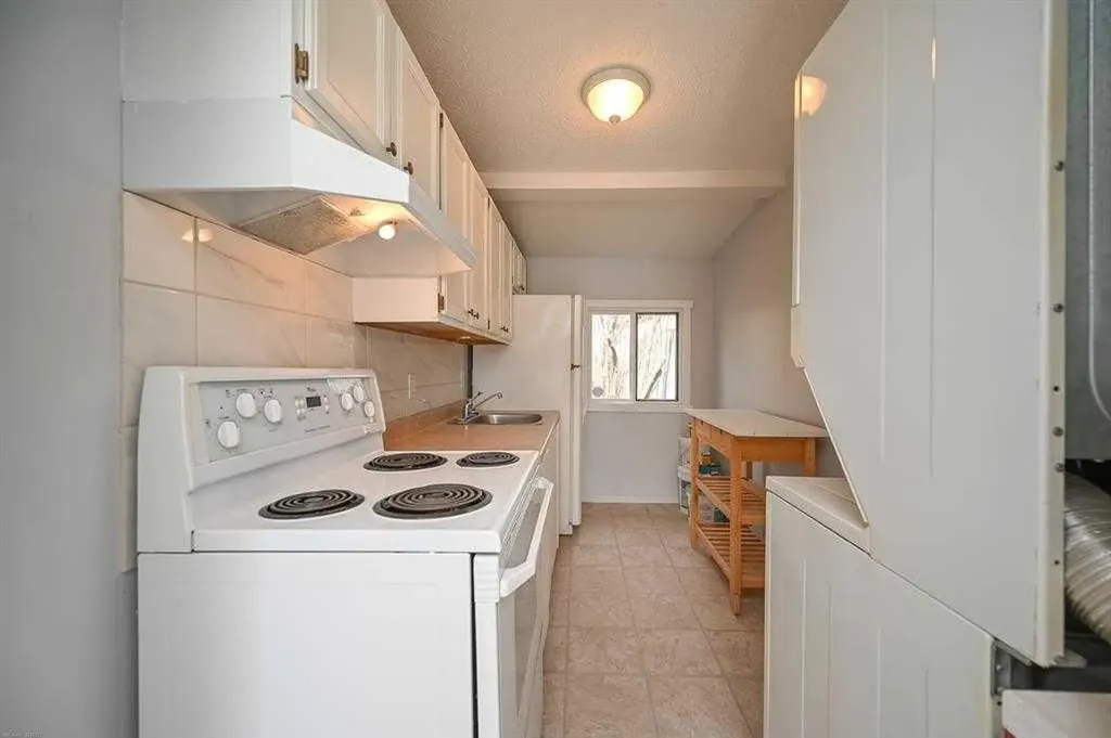 1024 18 Avenue SE Calgary AB T2J 1L6