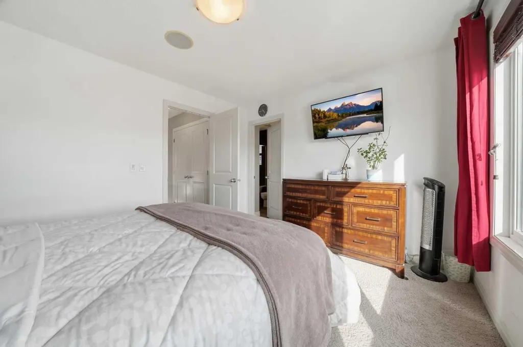 67 Evanspark Road NW Calgary AB T3P 0G6