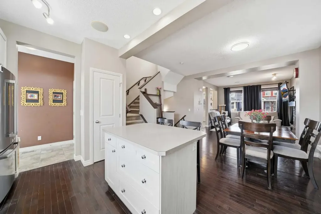 67 Evanspark Road NW Calgary AB T3P 0G6