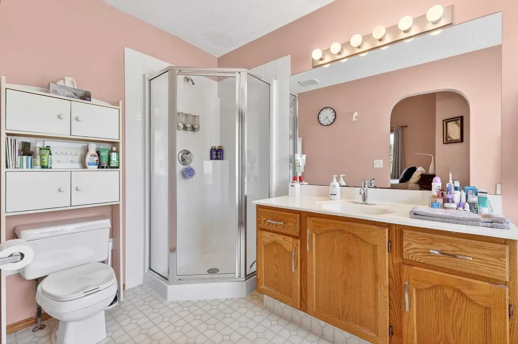 8 Somerset Gate SW Calgary AB T2Y 3C7