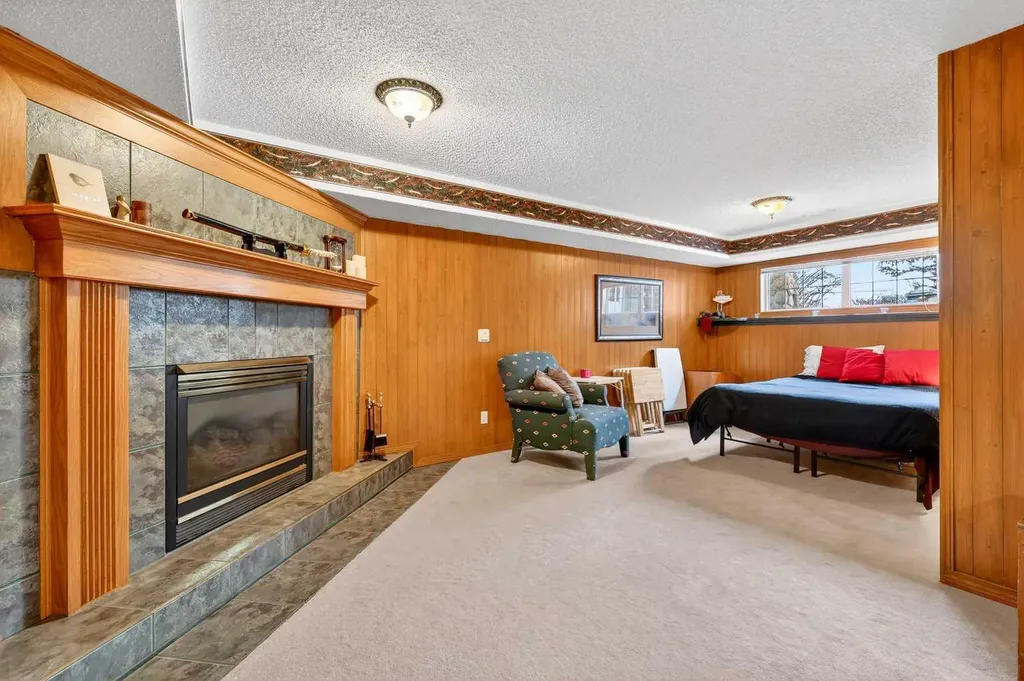 8 Somerset Gate SW Calgary AB T2Y 3C7