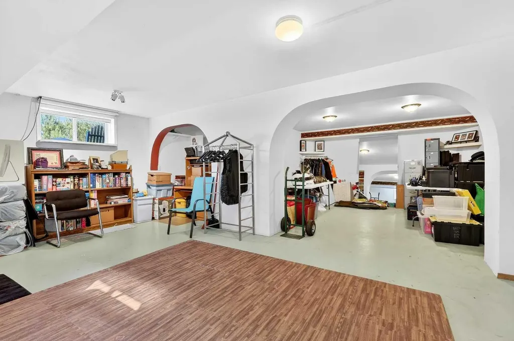 8 Somerset Gate SW Calgary AB T2Y 3C7