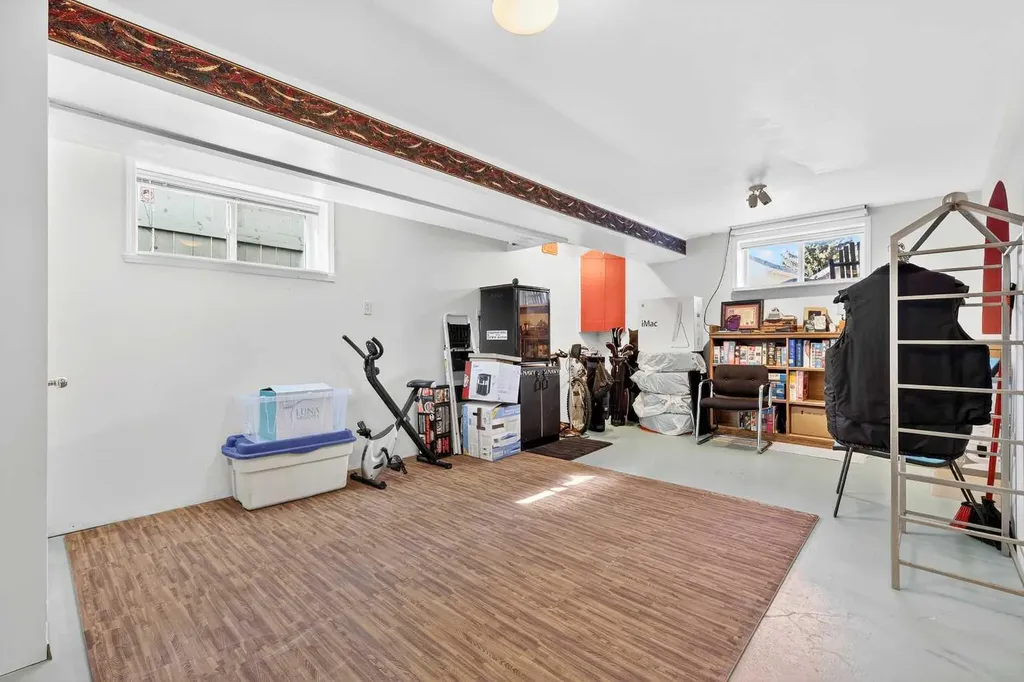 8 Somerset Gate SW Calgary AB T2Y 3C7