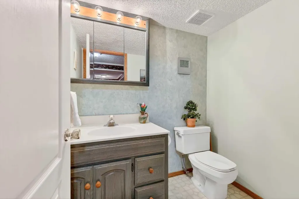 8 Somerset Gate SW Calgary AB T2Y 3C7