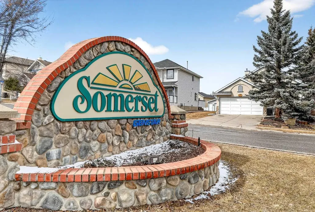 8 Somerset Gate SW Calgary AB T2Y 3C7