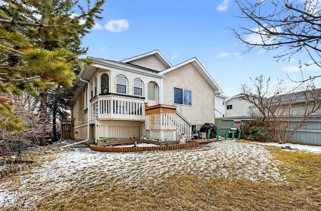 8 Somerset Gate SW Calgary AB T2Y 3C7