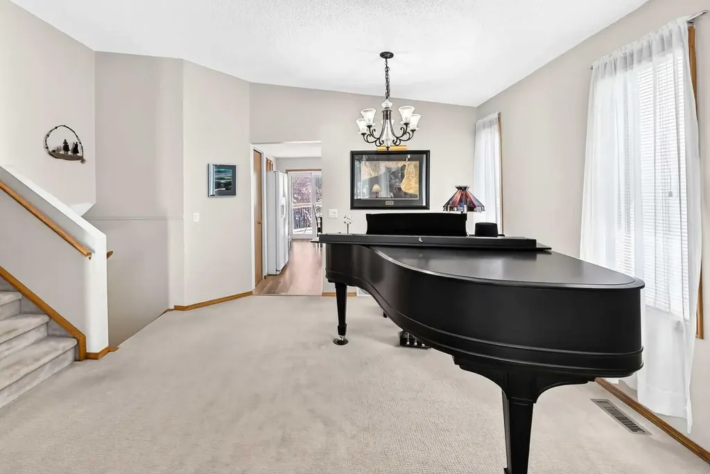 11444 Coventry Boulevard NE Calgary AB T3K 4B1