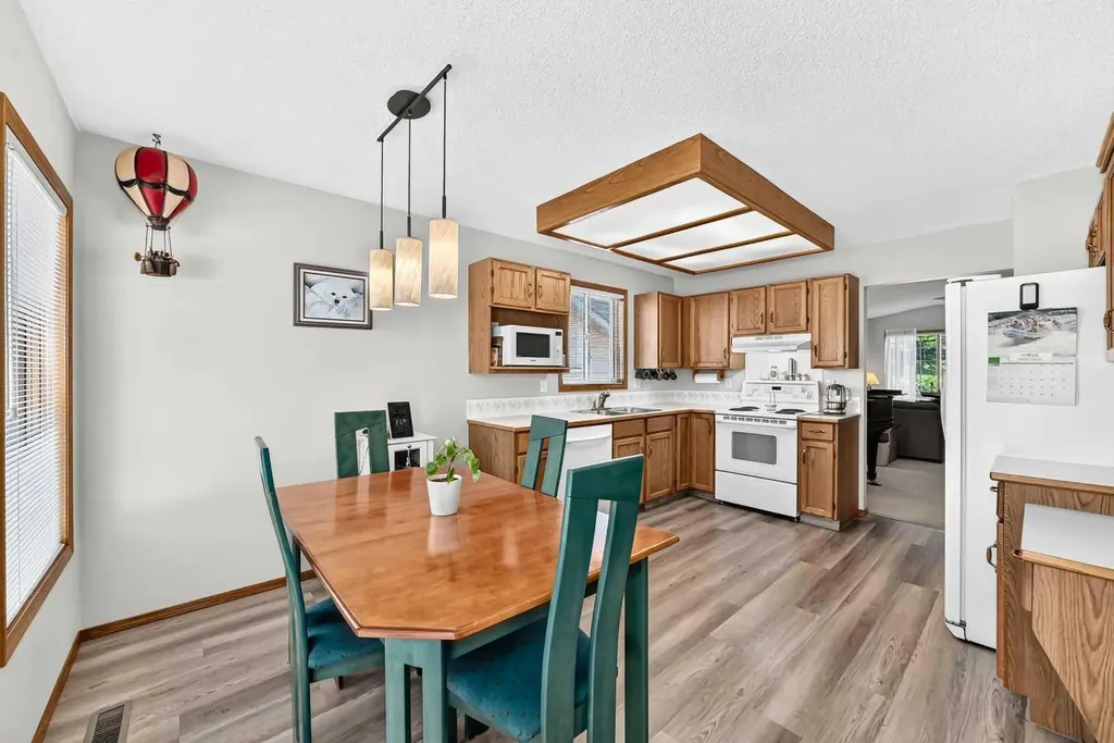 11444 Coventry Boulevard NE Calgary AB T3K 4B1