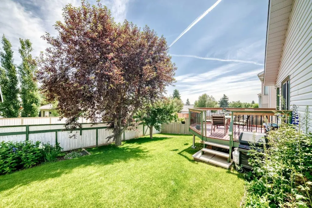 11444 Coventry Boulevard NE Calgary AB T3K 4B1
