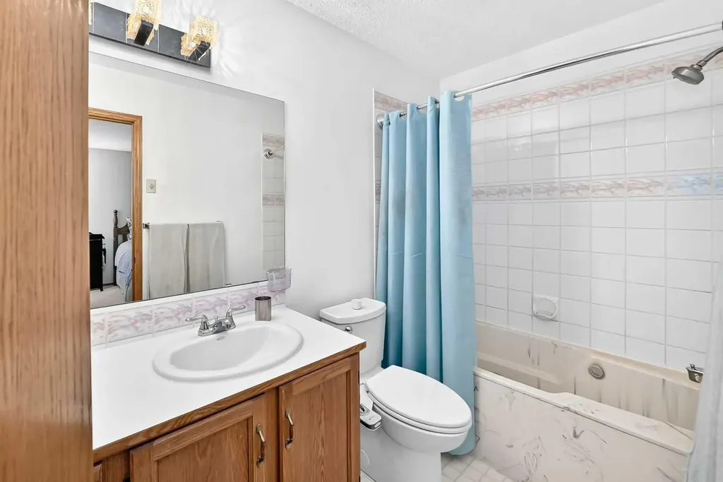 11444 Coventry Boulevard NE Calgary AB T3K 4B1