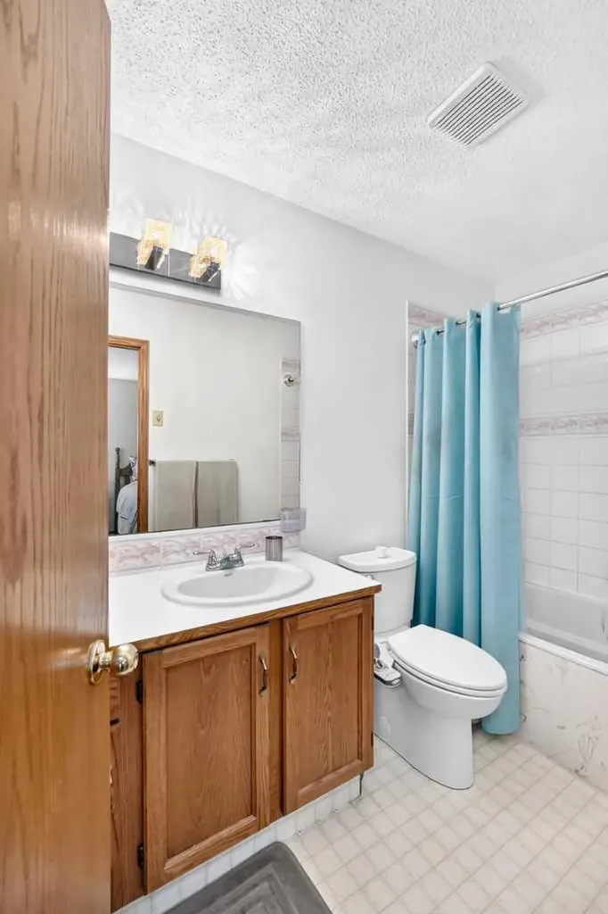 11444 Coventry Boulevard NE Calgary AB T3K 4B1