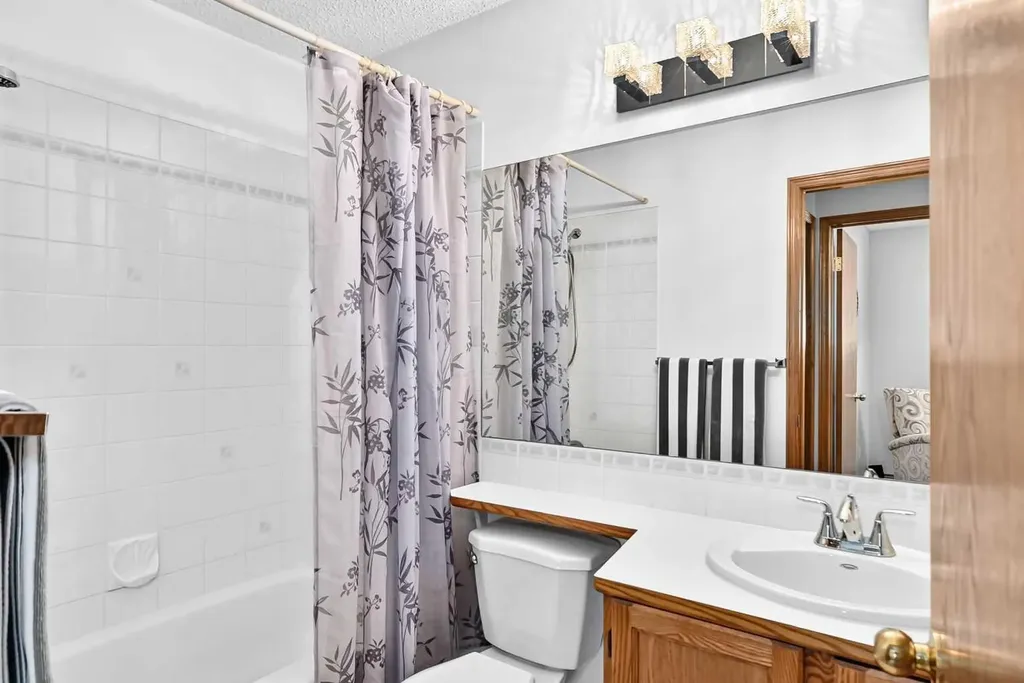 11444 Coventry Boulevard NE Calgary AB T3K 4B1