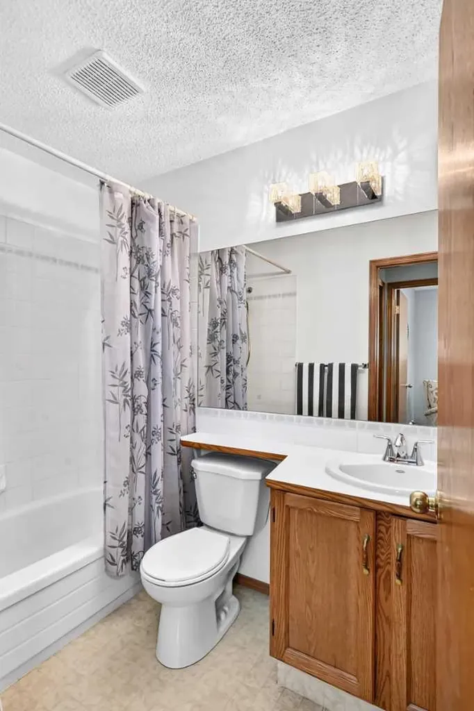 11444 Coventry Boulevard NE Calgary AB T3K 4B1