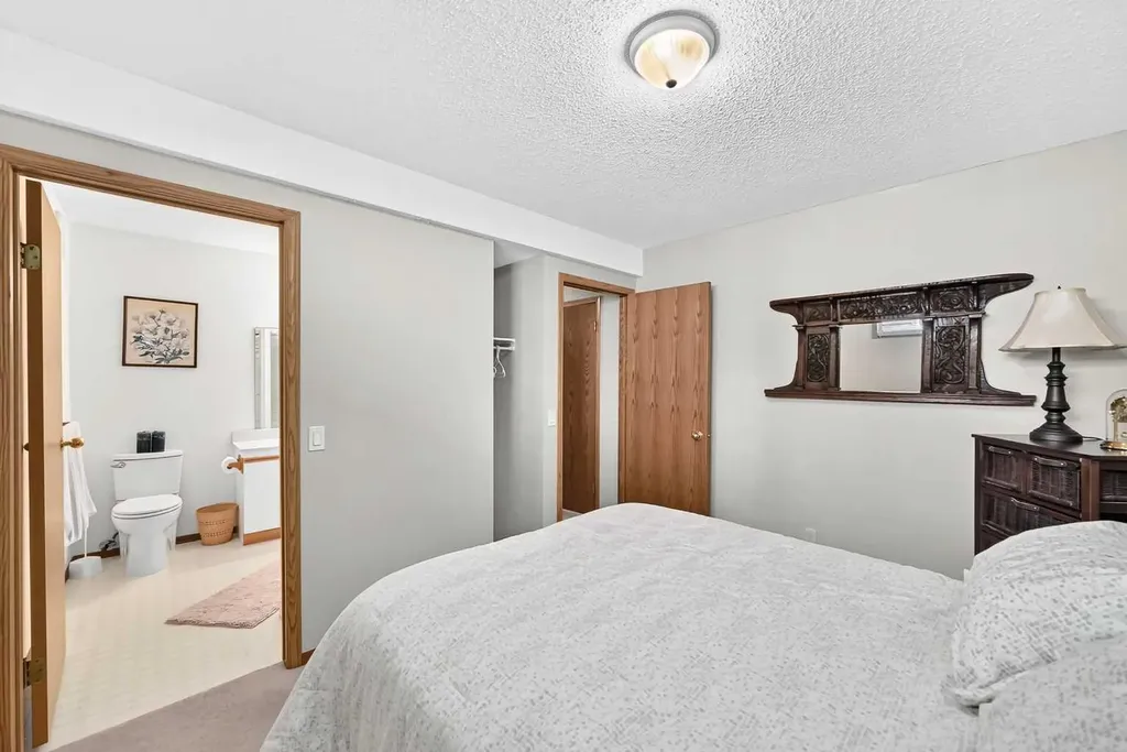 11444 Coventry Boulevard NE Calgary AB T3K 4B1
