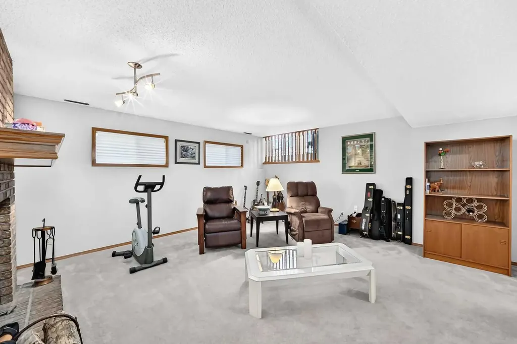 11444 Coventry Boulevard NE Calgary AB T3K 4B1