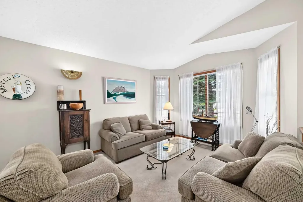11444 Coventry Boulevard NE Calgary AB T3K 4B1