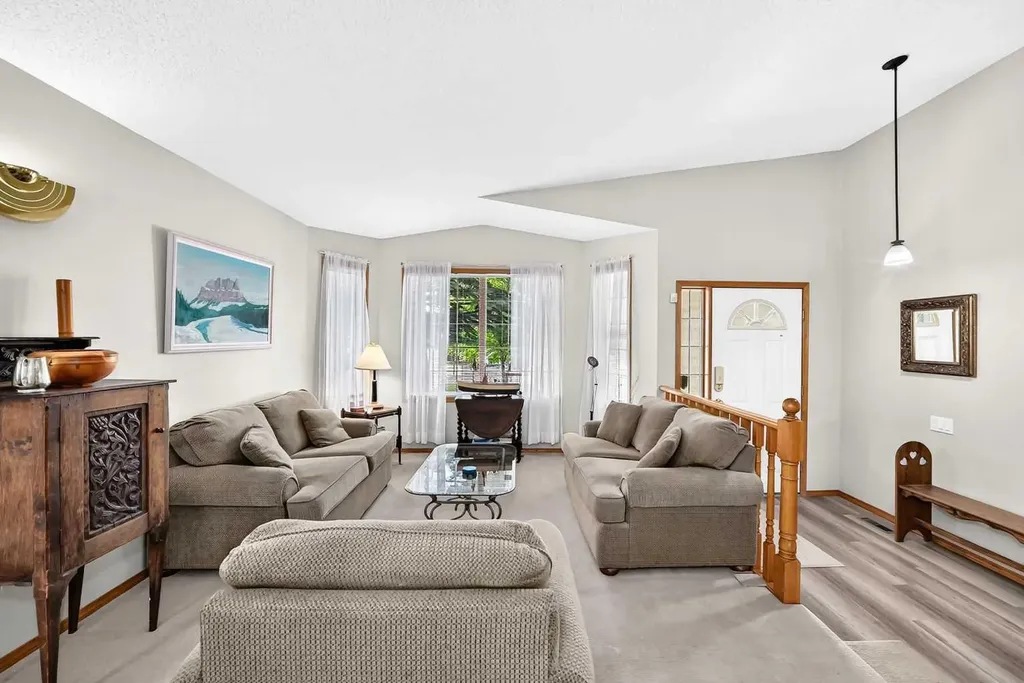 11444 Coventry Boulevard NE Calgary AB T3K 4B1