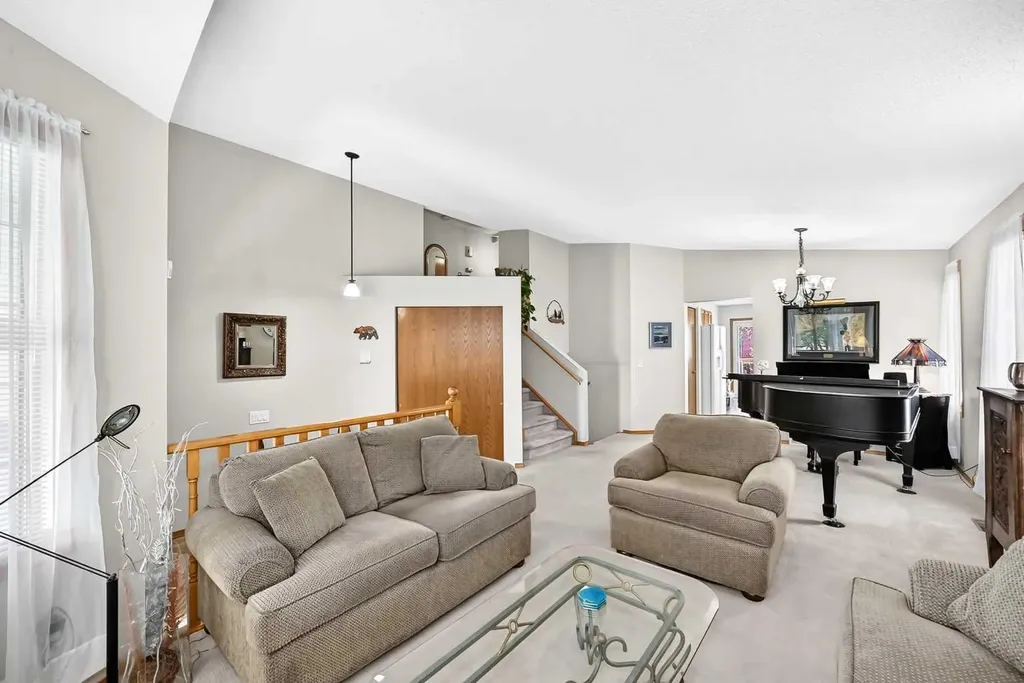 11444 Coventry Boulevard NE Calgary AB T3K 4B1