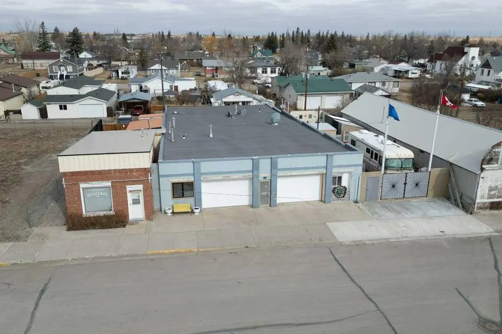 5062 50 Avenue Stavely AB T0L 1Z0